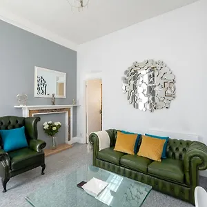 Apartment Super City Centre - Two Bedrooms, Perfect Location, Bath