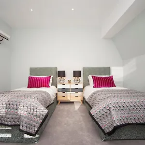 Holiday home ※ Spacious Georgian Coach House & With Parking, Bath